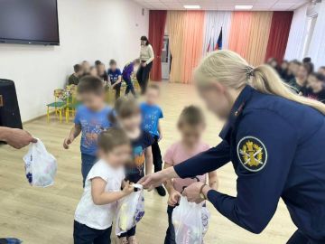 Личный состав ИК-10 посетил воспитанников Социально-реабилитационного центра