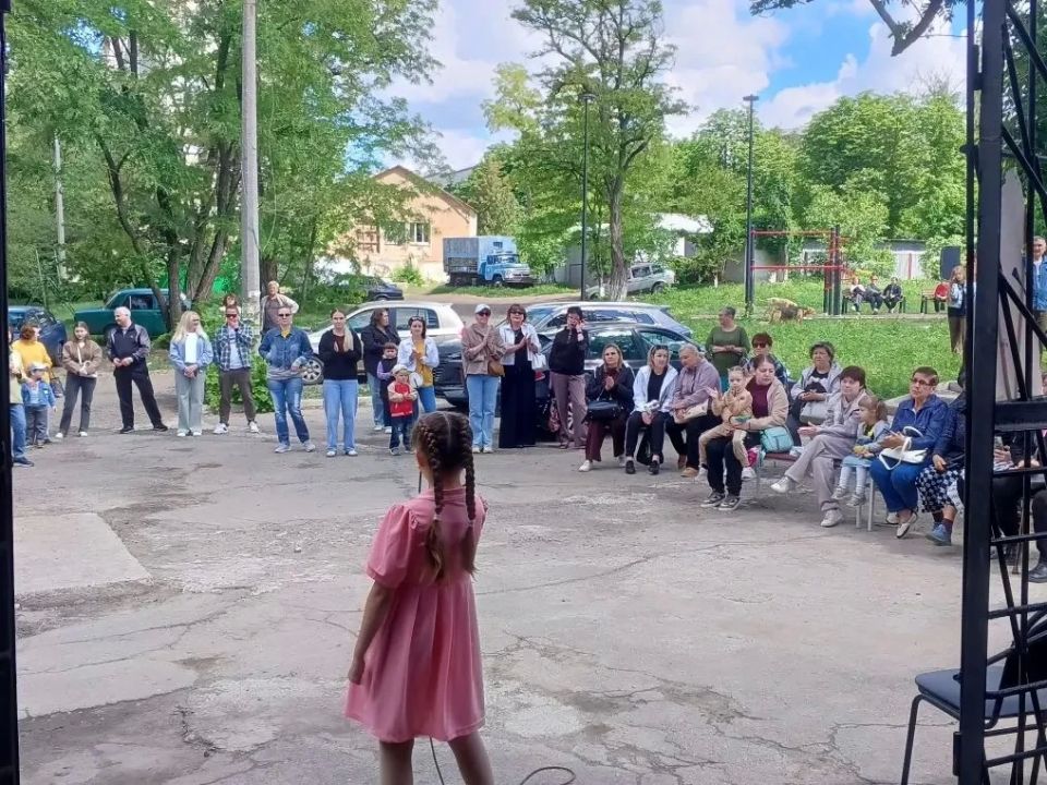 Сегодня, 1 июня состоялся праздничный концерт, посвящённый Международному дню защиты детей "Должны смеяться дети"