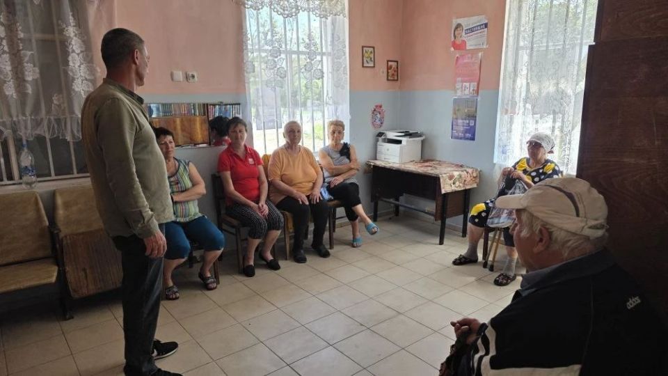Начальник Гранитненского территориального отдела в селе Старомарьевка провел встречу с жителями села