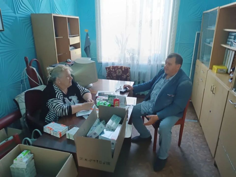 Заведующий Солнцевским территориальным сектором Администрации Старобешевского муниципального округа Сергей Сеферов провёл встречу с трудовым коллективом ФЗП села Краснополье