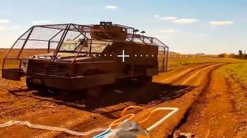 ��������� ������ ����������� Humvee � ������ �� ������������� �����������