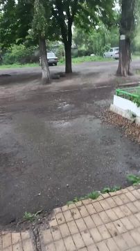В Макеевку пришел дождь с градом, центр и восточную часть Донецка тоже заливает