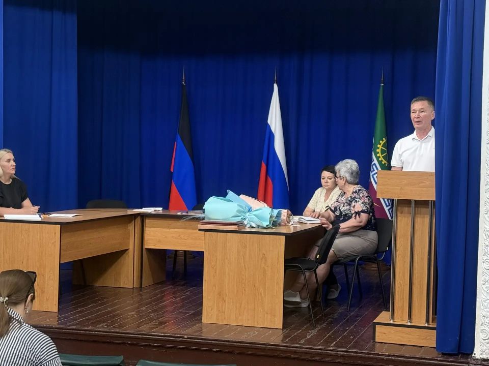 8 июня в Администрации Старобешевского муниципального округа прошло аппаратное совещание с руководителями структурных и территориальных подразделений Администрации округа, учреждений, организаций, предприятий