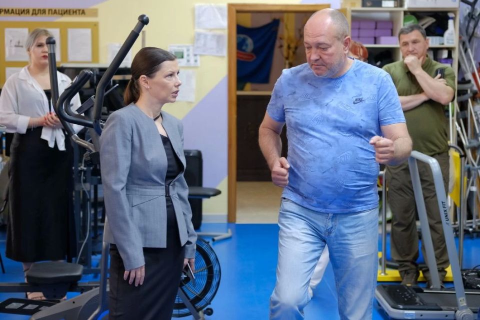 Ирина Куксенкова оценила темп работ в Амвросиевке