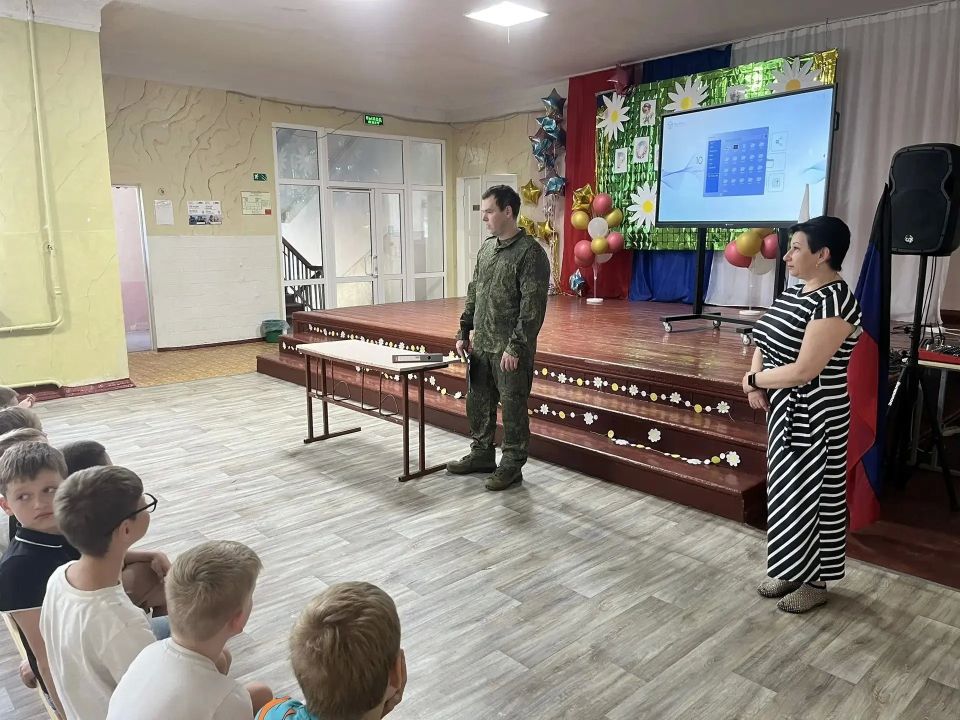 В летнем лагере школы №2 прошел день мужества, отваги и безопасности