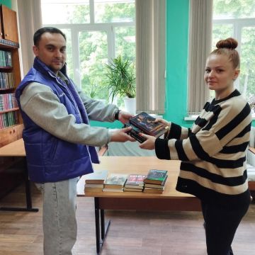 Туляки пополнят фонды мариупольских библиотек