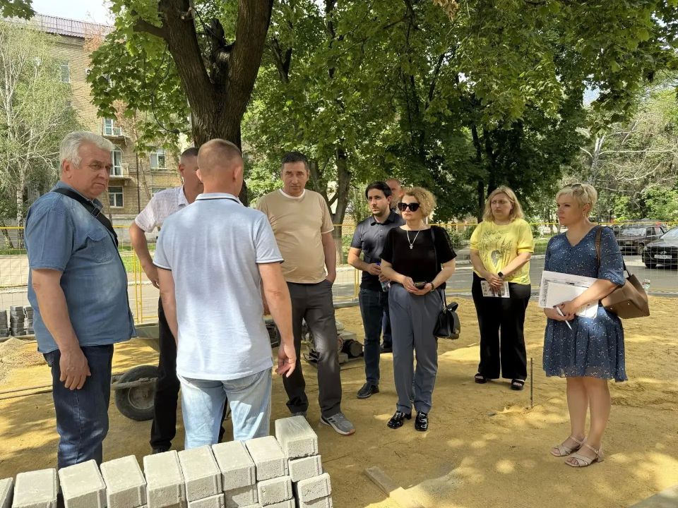 В Ждановке проинспектировали ход реализации проекта по созданию Аллеи памяти Героев