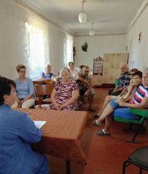 Депутат Амвросиевского муниципального совета Наталья Касьянова провела встречу с жителями пгт Войковский
