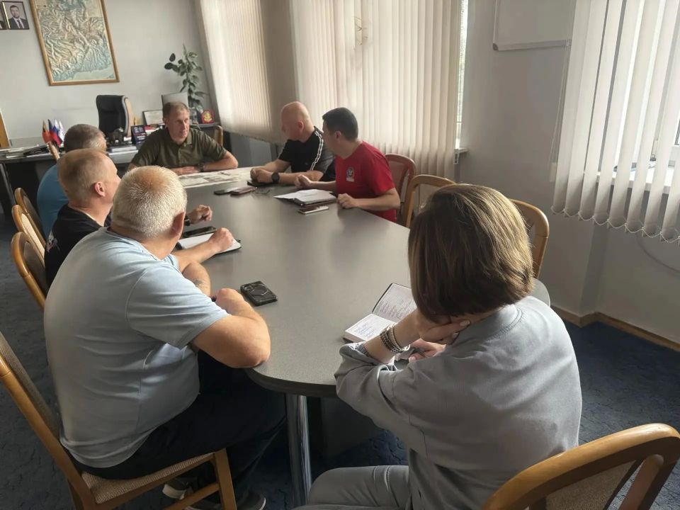 Глава Шахтерского округа встретился с активистами общественных организаций
