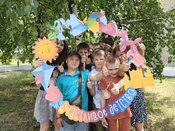 Летние каникулы в Снежном проходят под знаком активного отдыха и спортивных достижений благодаря партпроекту Единой России "Детский спорт"