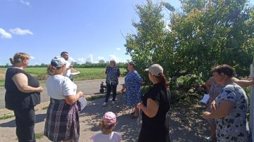 Сегодня депутат Тельмановского муниципального совета Дмитрий Липчанский провёл встречу с жителями села Первомайское