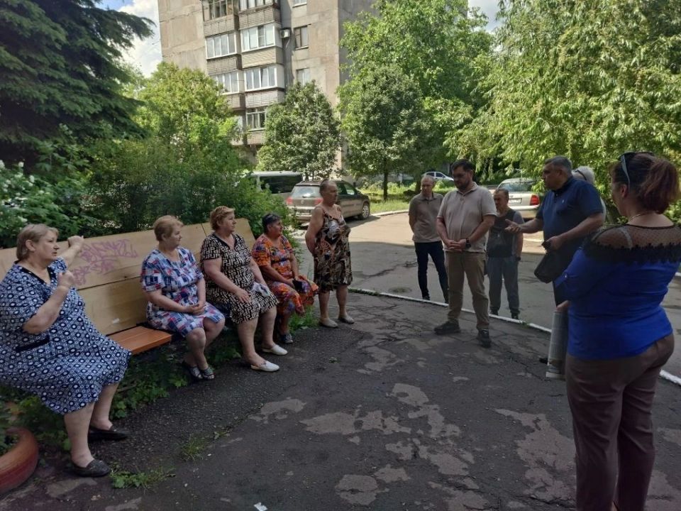 Сегодня , 10 июня, по поручению Главы ДНР Дениса Пушилина, первый заместитель главы муниципального образования городского округа Макеевка Донецкой Народной Республики Алексей Варыпаев провел встречу с жителями Кировского...