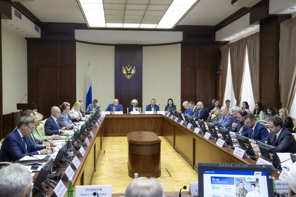 Денис Пушилин рассказал о новых направлениях работы филиала фонда «Защитники Отечества» в ДНР
