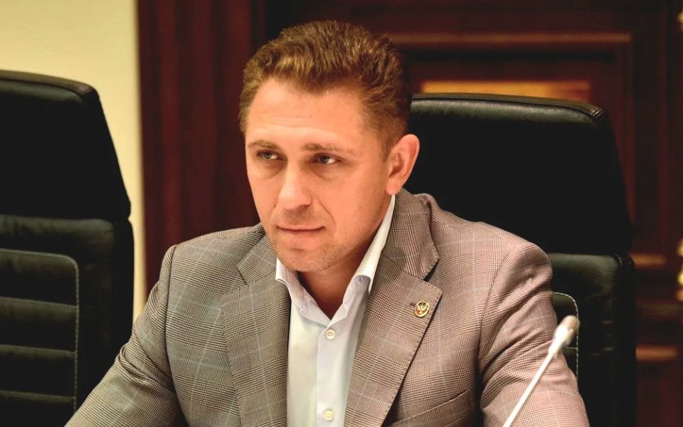 Поздравляем главу муниципального образования городского округа Докучаевск Качанова Александра Юрьевича с Днём рождения
