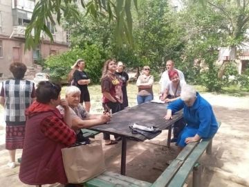 В Калининском районе Горловки продолжается работа по выбору старших по многоквартирным домам