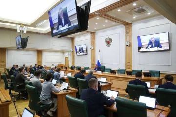 Александр Волошин: #работа_в_СФ. Сегодня в Совете Федерации прошло очередное заседание Комитета по федеративному устройству, региональной политике, местному самоуправлению и делам Севера под председательством Владимира...