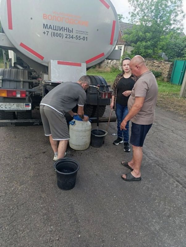 Мониторинг подвоза воды. Анастасия Кисиневская, депутат Снежнянского городского совета ДНР первого созыва фракции Всероссийской политической партии «Единая Россия», с целью контроля соблюдения графика подвоза воды сделала...