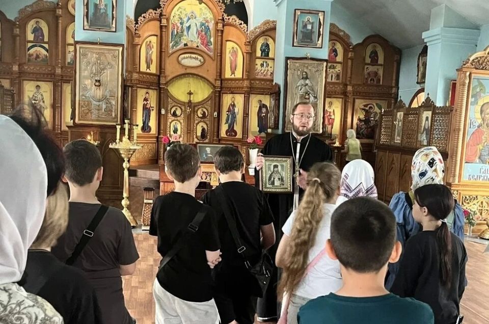 Дети из пришкольных лагерей знакомятся с православием в храмах Донецкой епархии