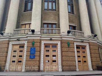 Памятники федерального значения: для библиотеки Крупской в Донецке и ДК Кирова в Макеевке хотят добиться нового статуса
