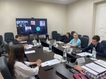 На связи!. Вчера провели совещание в формате ВКС с Молодежным парламентом Воронежской области
