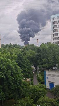 После атаки беспилотников на Московский нефтеперерабатывающий завод в районе Капотни временно изменена схема движения транспорта