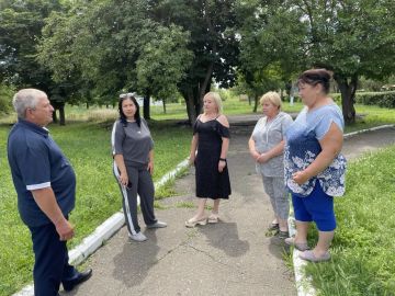 Руководитель Михайловского территориального отдела провел выездное совещание с жителями села Кузнецово-Михайловка