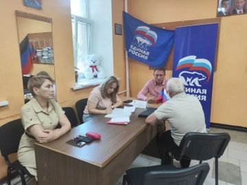 Александр Качанов: Провел личный прием граждан в общественной приемной Единой России