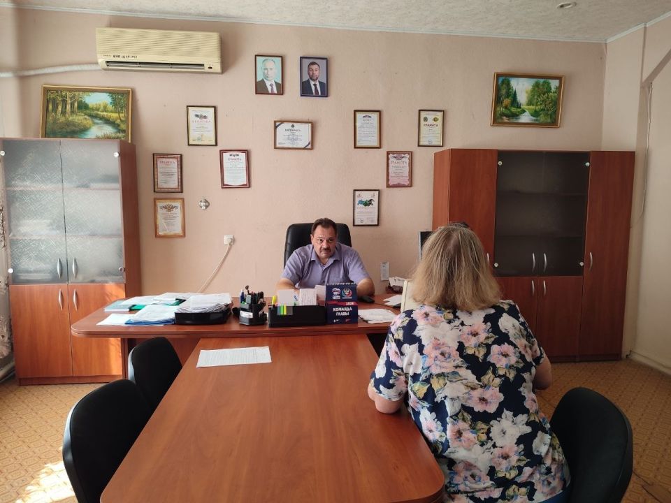 Сегодня, 18 июня 2026 года, заместитель руководителя Управы Кировского внутригородского района Администрации городского округа Донецк ДНР Александр Дёмин провел личный прием граждан