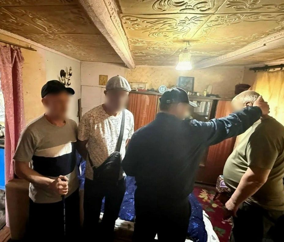 Сотрудники полиции задержали подозреваемого в грабеже с незаконным проникновением в жилище