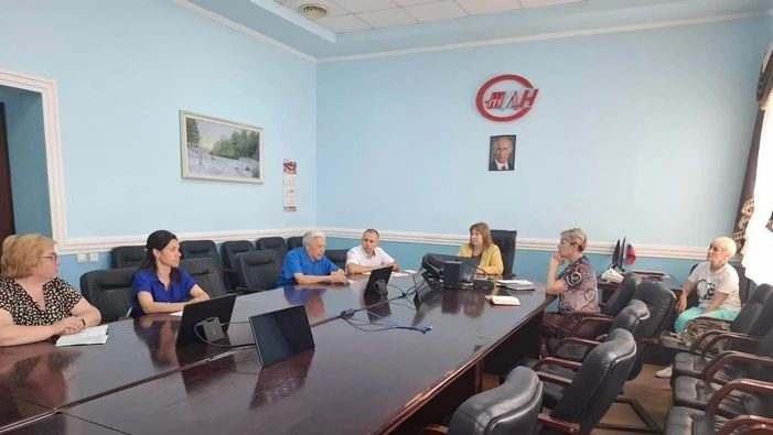 В Донецком филиале ФГУП «ЖДН» 18 июня прошло совещание с участием представителей Донецкого института железнодорожного транспорта и кадровых работников подразделений Ясиноватского, Волновахского, Дебальцевского и Иловайского...
