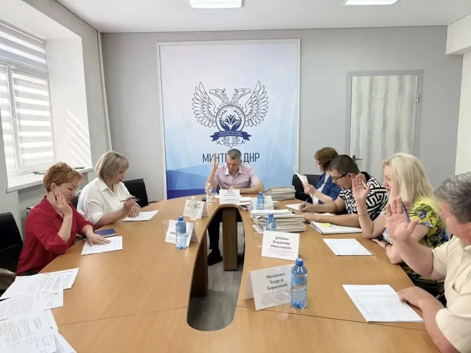Алексей Исаев: Состоялось заседание Межведомственной комиссии по рассмотрению заявлений граждан, чье жилье и имущество пострадали в результате боевых действий
