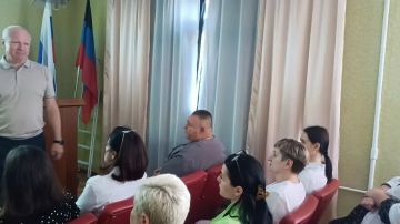 Роман Конев: 19 июня 2026 года депутат Горловского городского совета от фракции «Единая Россия» Евгений Прокопович провёл встречу с трудовым коллективом