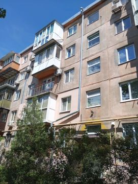 Ведется восстановление многоквартирного дома на проспекте Строителей в г. Мариуполе