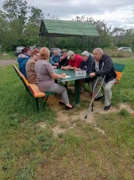 Начальник Благодатновского территориального отдела Инна Науменко провела встречу с жителями поселка Жукова Балка