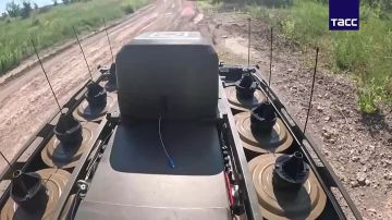 На Добропольском направлении военнослужащие РХБ защиты группировки войск «Центр» успешно применили наземные роботизированные комплексы «Курьер»