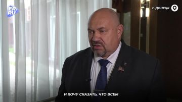 За высокий профессионализм: медицинским работникам Республики вручили награды