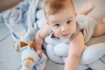 ���� ���������: � ����������� � ��������. �� ������� ������ � ��� ��� ����� �.�������� ��������� �� ���� 5 �������������: 3 �������� � 2 �������