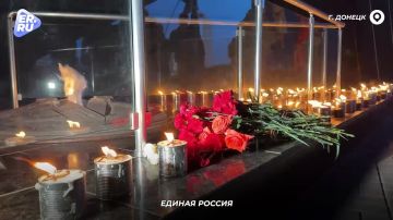 Партийцы «Единой России» и участники СВО почтили память предков в Донецке