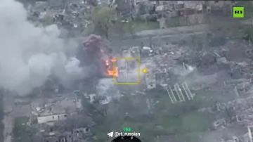 Прямое попадание по складу с боеприпасами, который вэсэушники организовали в частном доме в Константиновке (ДНР)