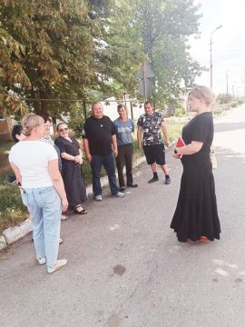 Начальник Новозарьевского территориального отдела Ольга Матвеева провела встречу с гражданами села Новозарьевка