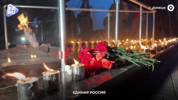 В День памяти и скорби депутаты Народного Совета приняли участие в мемориальных мероприятиях, посвященных 85-й годовщине начала Великой Отечественной войны