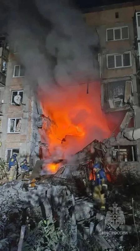 В Горловке сотрудники МЧС России завершили работы на месте обрушения подъезда многоквартирного дома
