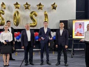В Старобешевском округе чествовали лучших выпускников!