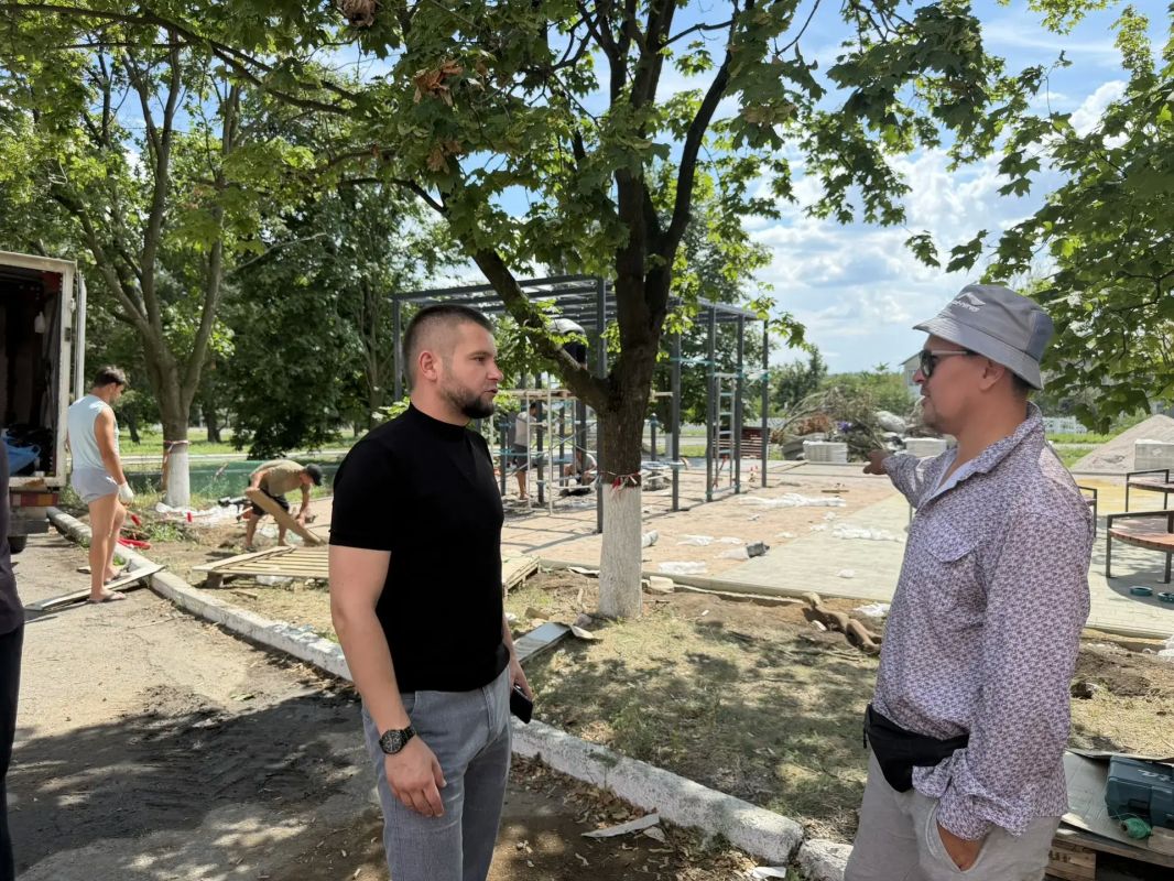 В рамках программы формирования комфортной городской среды и партийного проекта «Городская среда», реализуемого «Единой Россией», председатель Тельмановского муниципального совета Дмитрий Липчанский осуществил мониторинг...