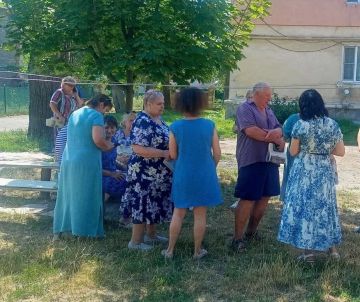 Во исполнение поручения Главы Республики Дениса Пушилина, 23 июня, спикер-активист, председатель ТОС «Ясиновец» Валентина Карпова провела встречу с жителями Кировского района на подведомственной территории по ул. Советская...