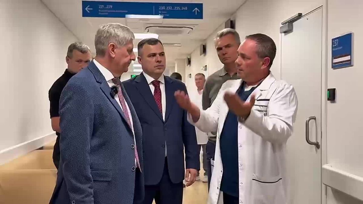 Константин Масников: Совместно с Председателем Правительства Донецкой Народной Республики Андреем Чертковым и представителем шеф-региона — города Москвы — мы проинспектировали ход восстановительных работ в поликлинике № 1...