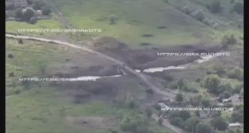 Квадроциклисты ВСУ попали сразу под 4 авиабомбы, прилетевшие сносить мост в районе Доброполья