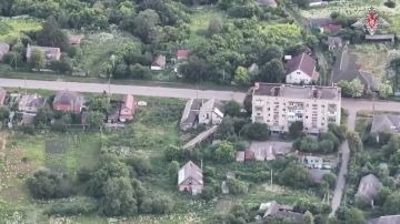 Минобороны показало мощные воздушные удары ВС РФ по позициям противника