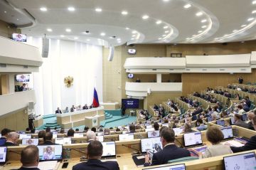 Александр Волошин: #работа_в_СФ. Сегодня на пленарном заседании Совета Федерации под председательством Валентины Ивановны Матвиенко принято важное решение, которое, уверен, станет отправной точкой для нового этапа развития...