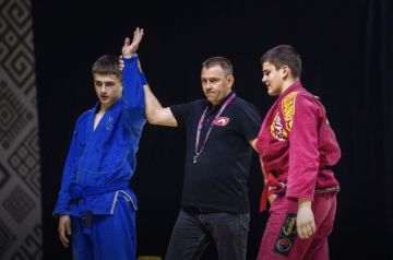 Атлет из ДНР привез домой золото Первенства России по спортивной борьбе